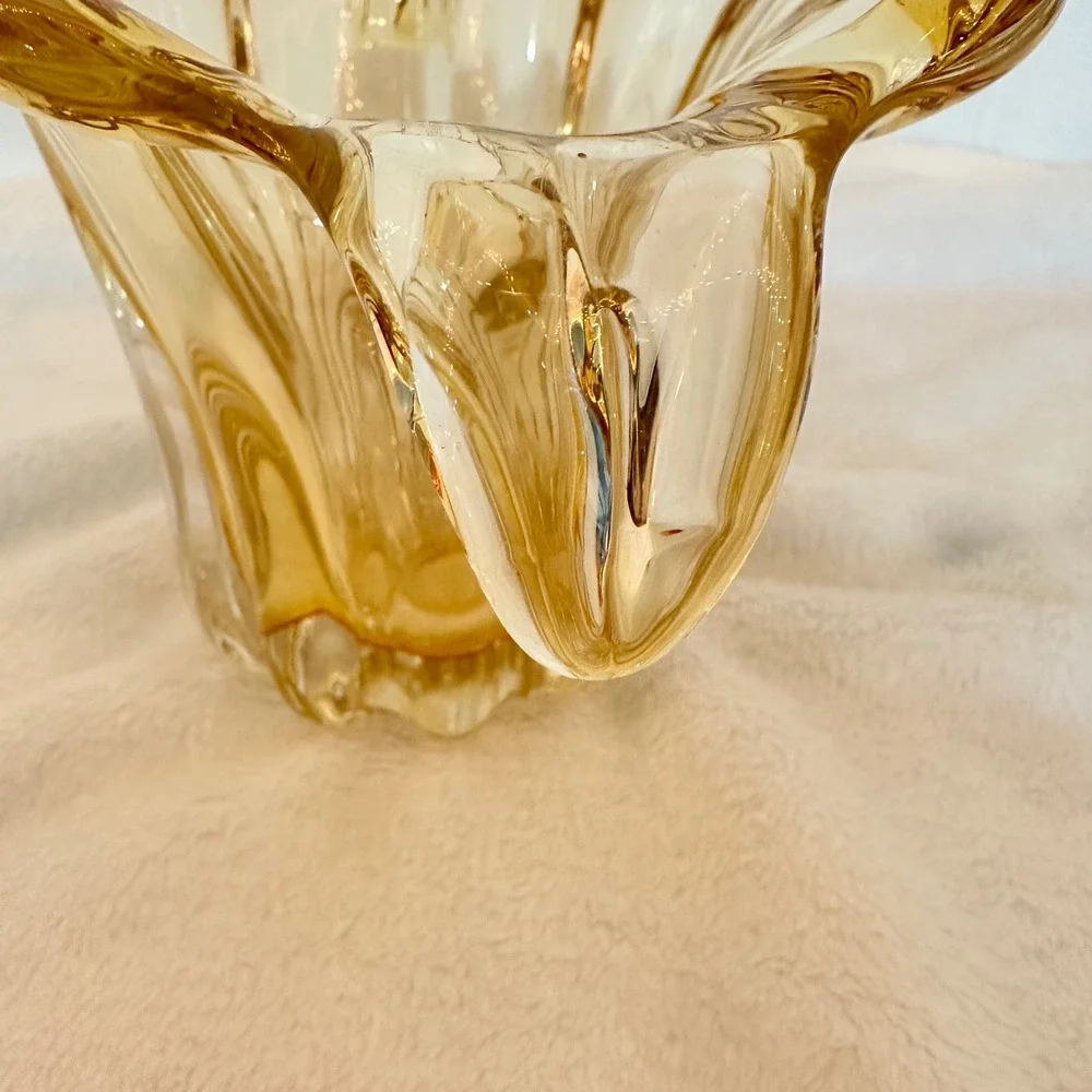 Vintage Art Glass Vase Home Decor Amber Excellent Ruffled Rim MCM Style Knick?